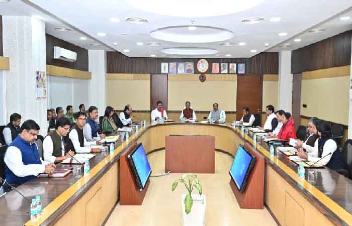 सीएम साय की अध्यक्षता में कैबिनेट की निर्णायक बैठक: कई अहम प्रस्तावों को मिली मंजूरी सीएम साय की अध्यक्षता में कैबिनेट की निर्णायक बैठक: कई अहम प्रस्तावों को मिली मंजूरी