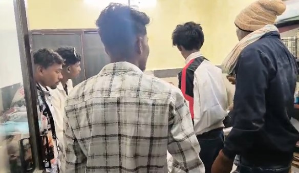 CG News: मेले में पार्षद और उसके साथी पर चाकू से किया हमला, दोनों की हालत गंभीर