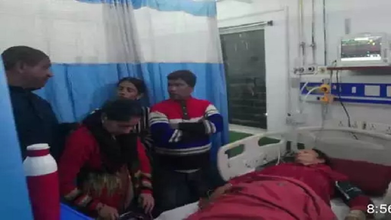 मतदाता पुनरीक्षण सर्वे की तेज रफ्तार: अवकाश के दिन भी कार्यरत BLO, हुई बेहोश