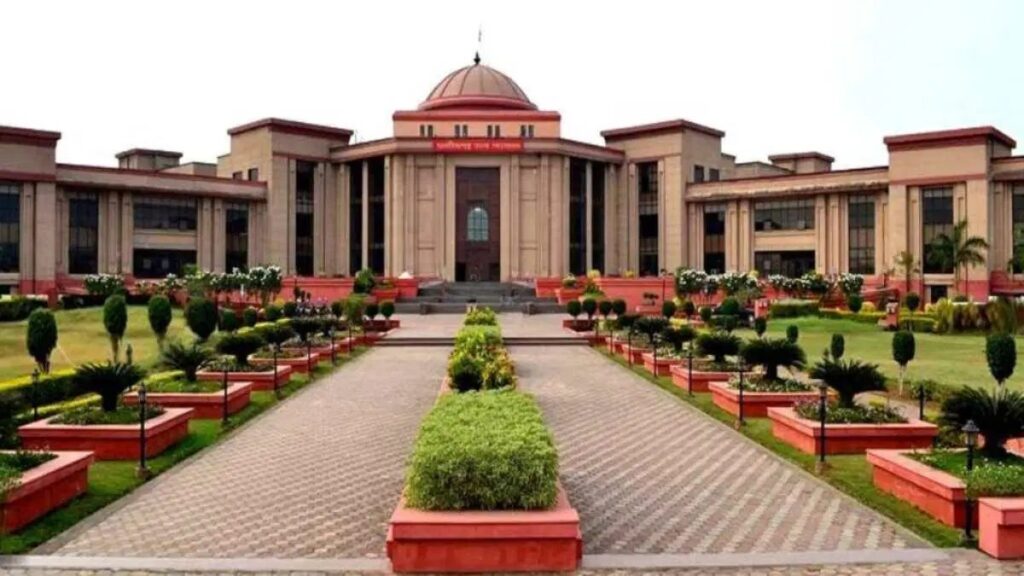 मध्याह्न भोजन से बच्चों की तबीयत बिगड़ने का मामला, हाईकोर्ट के संज्ञान के बाद प्रधानपाठक निलंबित