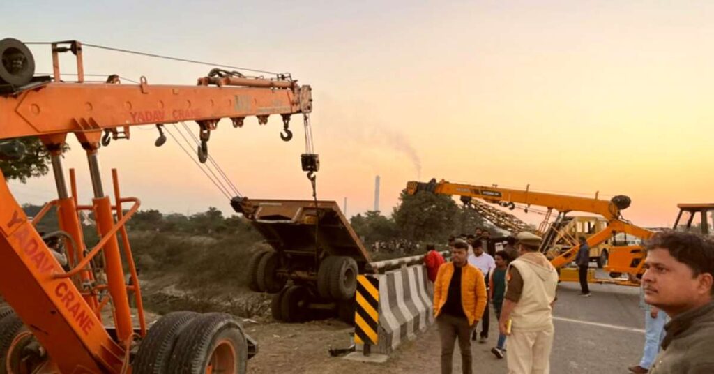 तेज रफ्तार का कहर, गोलगप्पा खा रहे लोगों को रौंदा, छह के मौत की आशंका