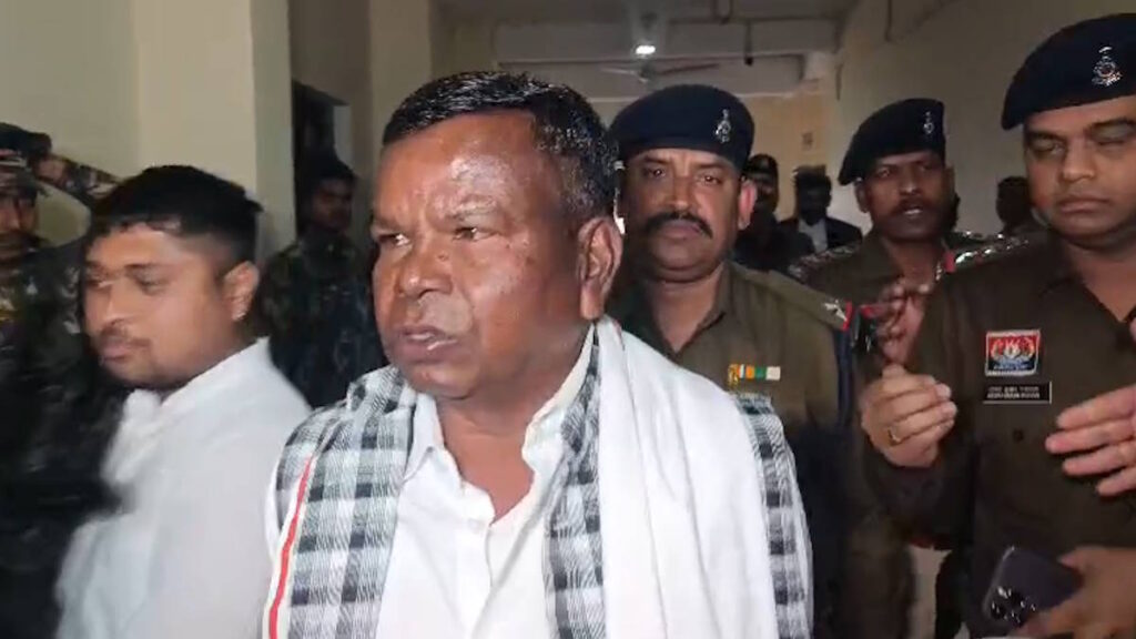 शराब घोटाला : पूर्व मंत्री लखमा को ईडी ने स्पेशल कोर्ट में किया पेश, तबियत ठीक नहीं होने की बात कही