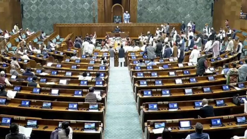SIR को लेकर विपक्षी नारेबाजी के चलते संसद की कर्यवाही स्थगित, प्रियंका बोली – संचार साथी एक जासूसी एप है