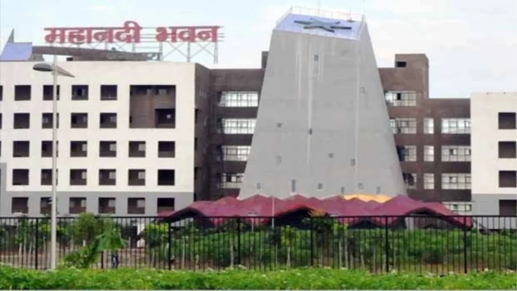 CG Transfer Breaking: राज्य शासन ने 16 ASP अधिकारियों का प्रमोशन के साथ की नियुक्ति, जाने किन्हें कहा मिली पोस्टिंग