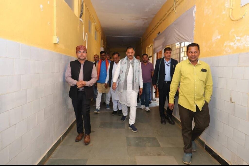 मंत्री श्याम बिहारी ने सामुदायिक स्वास्थ्य केन्द्र का किया औचक निरीक्षण, भवन मरम्मत के लिए 50 लाख की स्वीकृति प्रदान की