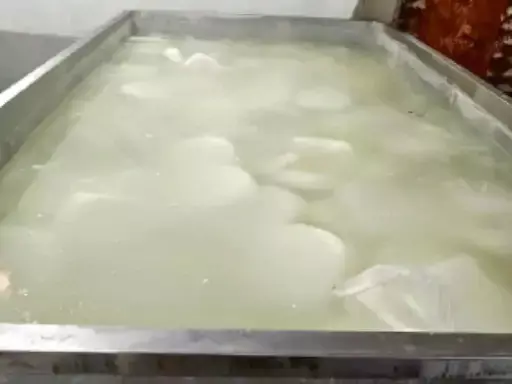 शहर के आउटर में चल रहा था नकली पनीर का खेल, FDA ने मारा छापा