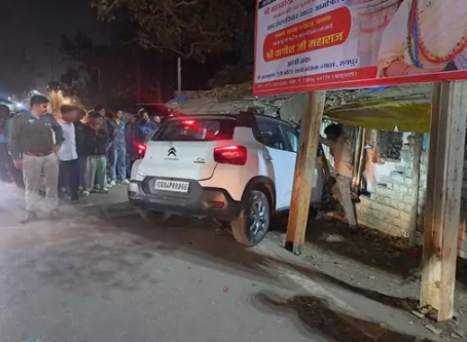 रायपुर में तेज रफ़्तार कार अनियंत्रित होकर दुकान में घुसी, बाल-बाल बचा परिवार, स्थानीय लोगों ने चालक की पिटाई
