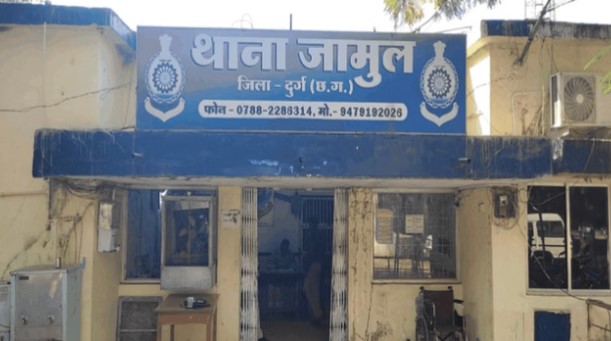 CG News: व्यापारी के घर चोरों ने बोला धावा, करीब पांच लाख के सोने के जेवर लेकर हुए फरार, जांच में जुटी पुलिस