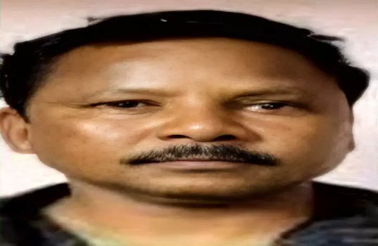 सुकमा में पीएलजीए कमांडर बारसे देवा ने तेलंगाना पुलिस के सामने आत्मसमर्पण किया