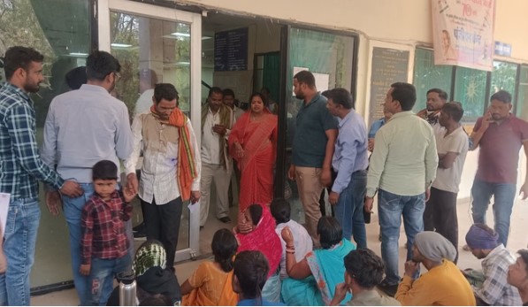 मेडिकल कॉलेज अस्पताल में 13 महीने की मासूम की हुई मौत, परिजनों ने किया जमकर हंगामा
