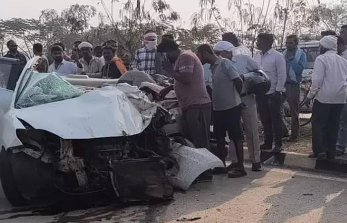 धमतरी में भीषण सड़क हादसा: 4 जवानों की मौत, एक गंभीर